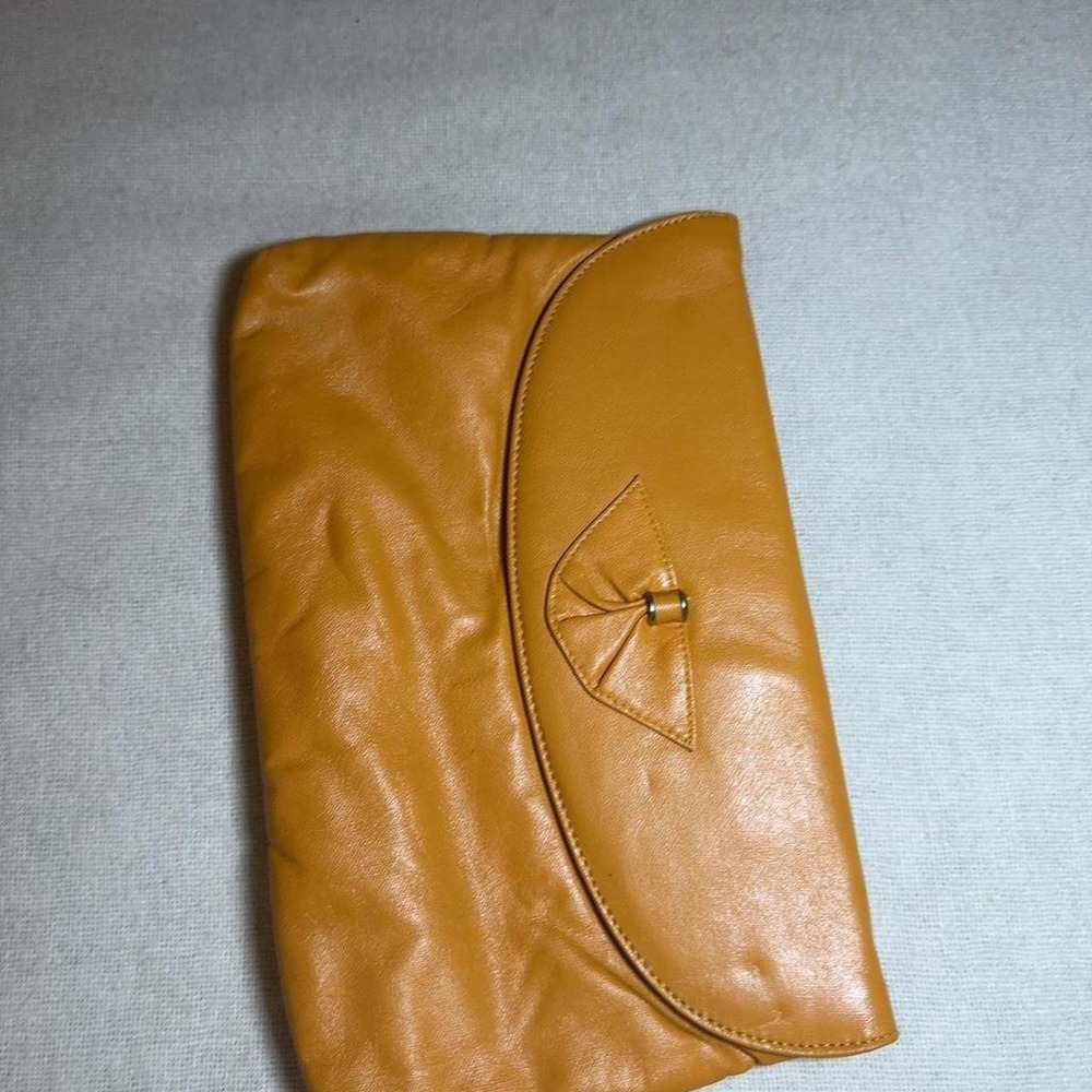 Vintage 80s mustard leather envelope clutch shoulder bag 🤎 coquette bow